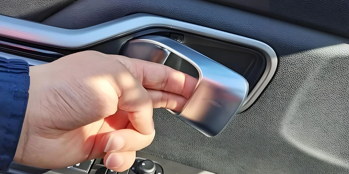 How to Choose a Rotary Latch for Vehicle and Heavy Equipment Doors